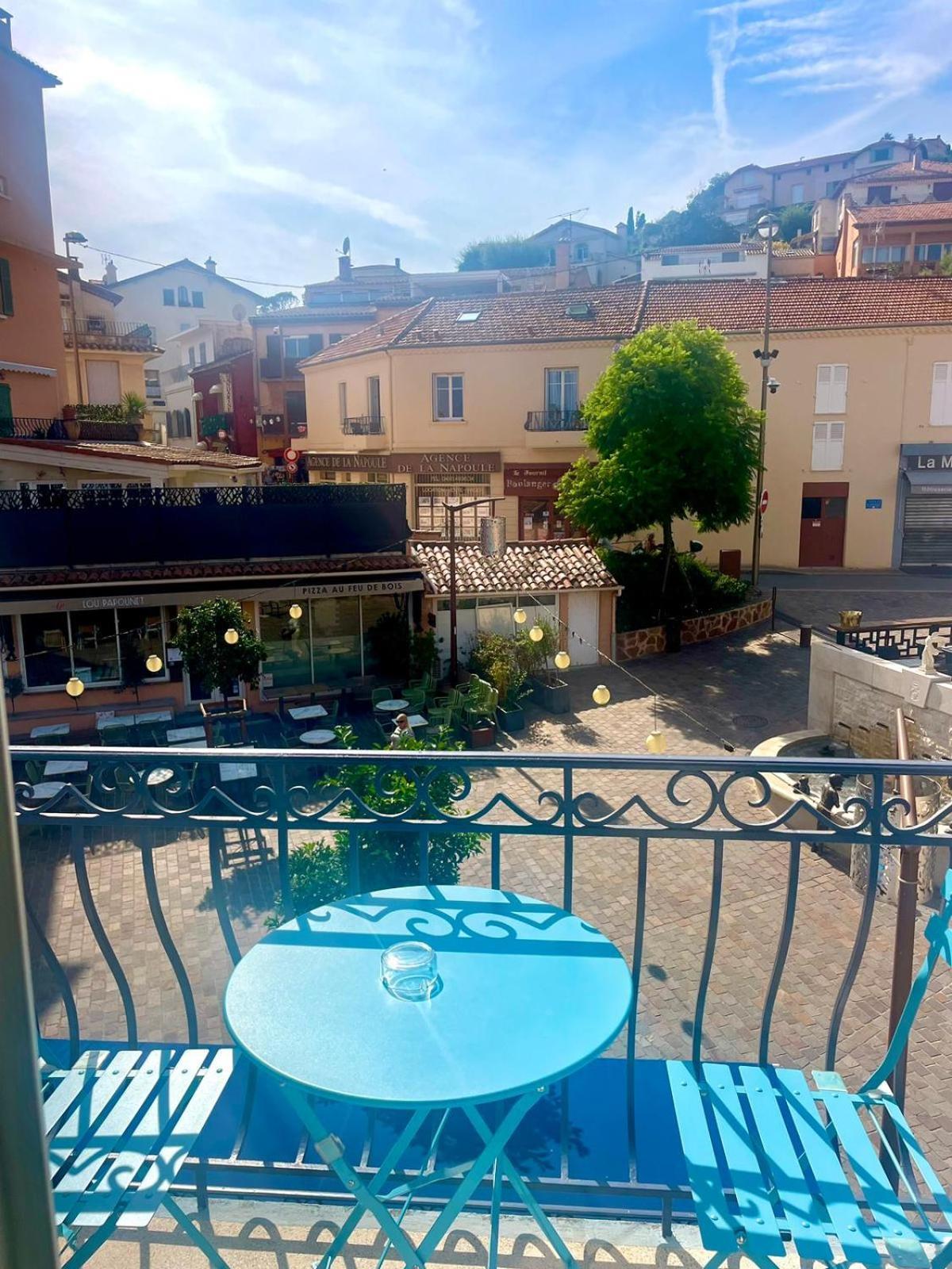 De La Corniche D'or Hotel