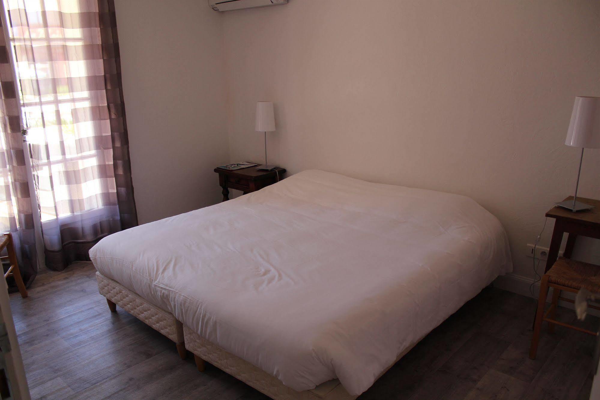 Hotel De La Corniche D'or 3*